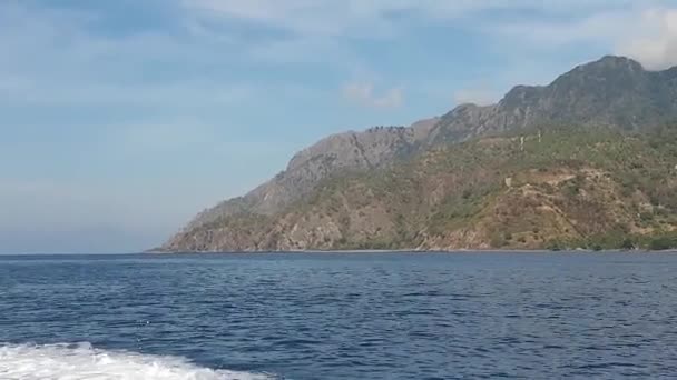 Viaje Barco Para Remota Ilha Tropical Selvagem Vislumbre Costa Ilha — Vídeo de Stock