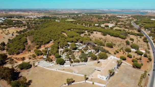 Luftüberführung Trockene Landschaft Heißen Sommer Und Geheimnisvoller Alter Wasserpark Mit — Stockvideo