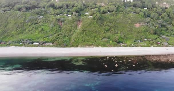 Letecký Pohled Osamělý Littlecombe Shoot Beach Pomalý Podstavec Nahoru — Stock video