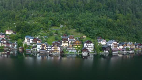 Pousser Dans Vers Des Maisons Alpines Autrichiennes Traditionnelles Hallstatt Autriche — Video