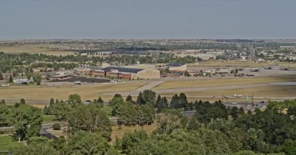 Cheyenne Wyoming Aerial V11 Csúszó Lövés Mentén Légi Nemzeti Gárda — Stock videók