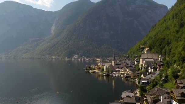 Cinematic Aerial Shot Hallstatt Varázslatos Mesebeli Falu Osztrák Alpokban Egyik — Stock videók