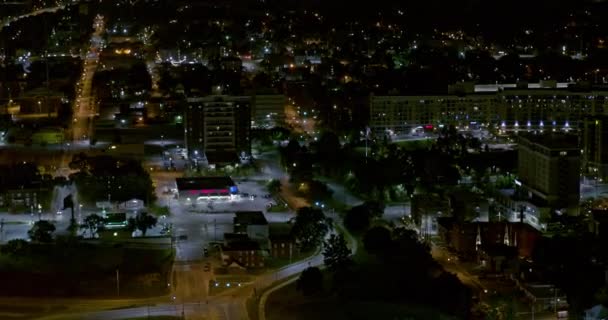 Omaha Nebraska Aerial Pan Right Shot揭示了市中心的现代化城市化 以著名的街头公园为前院 用Inspire X7相机拍摄 2020年8月 — 图库视频影像