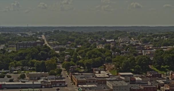 Cape Girardeau Missouri Aerial Пролітає Вздовж Річки Міссісіпі Захоплюючи Місто — стокове відео