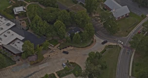 Tupelo Mississippi Aerial Absteigender Kreisförmiger Schwenk Des Geburtsortes Des Ikonischen — Stockvideo
