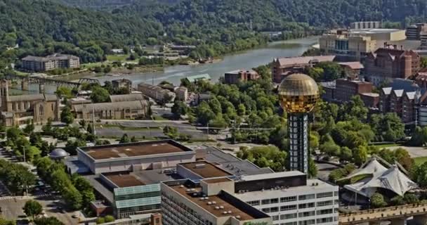 Knoxville Tennessee Aerial V11 Pull Out Shot Reveals Beautiful Landscape — Stock Video