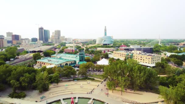 Winnipeg Kanada Forks Havadan Çekilmiş Görüntüleri Arka Planda Şehir Siluetinde — Stok video