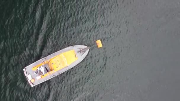 Agua Disparada Desde Arriba Hacia Abajo Barco — Vídeo de stock