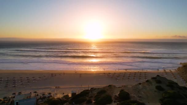 Vista Aérea Com Vista Para Praia Guincho Durante Pôr Sol — Vídeo de Stock