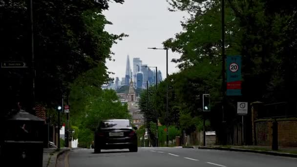 伦敦南部西诺伍德骑士山与伦敦市之间的车辆交通时差 — 图库视频影像