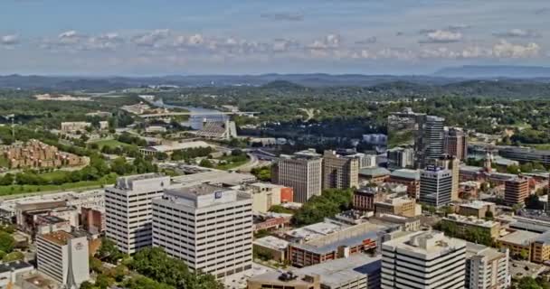 Knoxville Tennessee Aerial Opname Van Stadsgezicht Binnenstad Tegen Bergachtige Achtergrond — Stockvideo