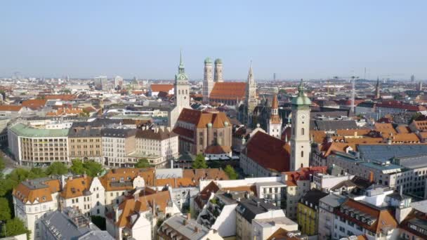 Lanzamiento Órbita Aérea Con Vista Famosa Plaza Marienplatz Múnich — Vídeos de Stock