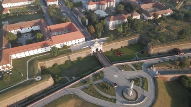 Vista Aérea Horea Closca Crisan Obeliks Fortaleza Alba Iulia Rumania — Vídeo de stock