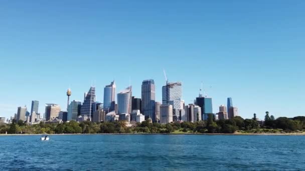 Vista Cbd Edifícios Arranha Céus Cidade Sydney Através Das Águas — Vídeo de Stock