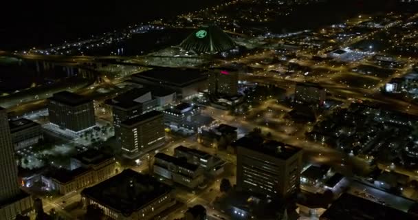 孟菲斯田纳西州空中V7全景拍摄 圆形平底锅周围市中心在夜间安静的街道 射击与刺2 X7相机 2020年8月 — 图库视频影像