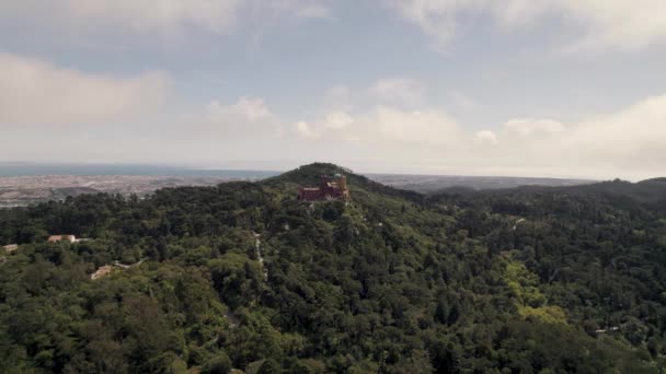 Scenisk Flygbild Över Sintra Naturpark Portugal Pena Palace Står Ute — Stockvideo