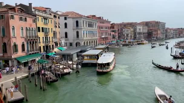 Boote Parken Und Segeln Auf Dem Canal Grande Venedig Italien — Stockvideo