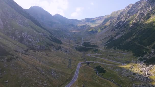 Vpřed Pohybující Klip Dronu Nad Transfagarasan Roadtransylvanian Alps Rumunsko Mezi — Stock video