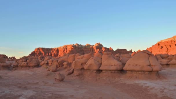 Solljus Genom Bisarra Klippformationer Goblin Valley State Park Utah Usa — Stockvideo