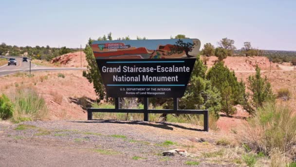 Grand Trappa Escalante National Monument Sign Vid Entrén Utah Usa — Stockvideo