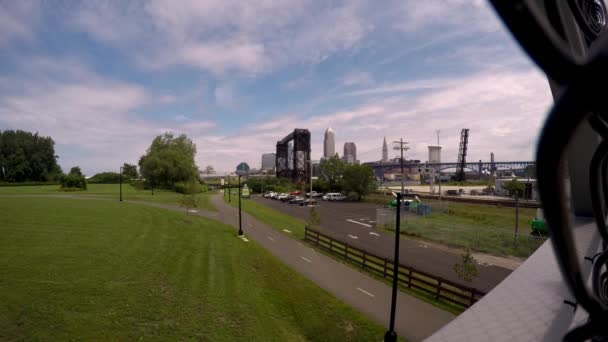 Downtown Cleveland Ohio Partir Wendy Park Whiskey Island Metroparks Bridge — Video