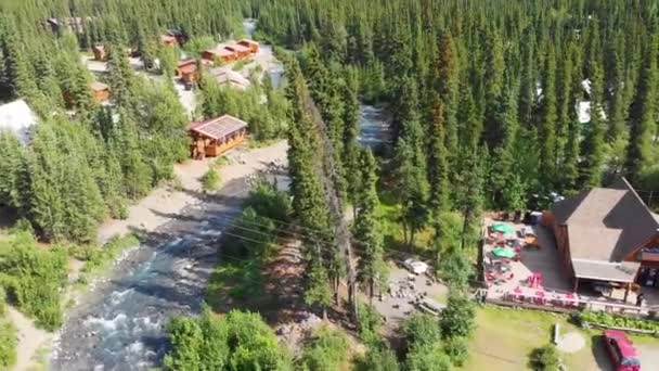 Mckinley Creekside Kafe Panorama Pizza Pub Drone Videosu Denali Ulusal — Stok video