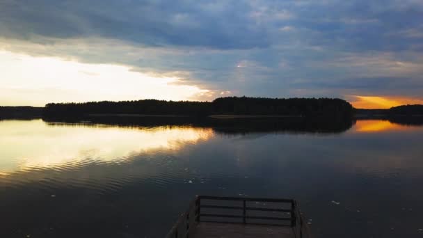 Jezioro Drewniany Pomost Zachodzie Słońca Jezioro Wdzydze Kaszuba Polska — Wideo stockowe