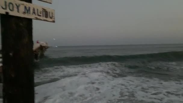 Ondas Acidente Longo Praia Maré Alta — Vídeo de Stock