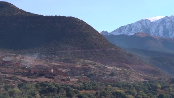 Scena Wiejska Mała Wioska Położona Górach Atlas Wysokie Maroku — Wideo stockowe