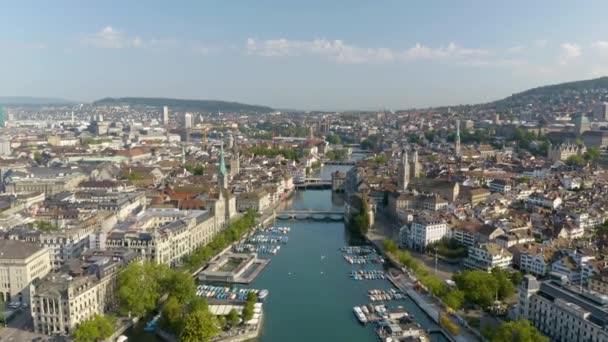Slow Aerial Dolly Limmat River Downtown Zurich Swiss — Stok Video