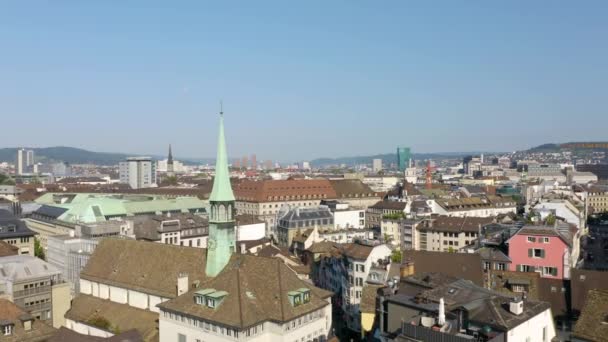 Slow Pull Away Shot Der Zürcher Altstadt Schweiz Tagsüber — Stockvideo