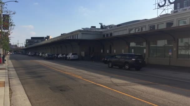 Cars Driving Santa Avenue Passing Sci Arc Building Arts District — Vídeo de Stock