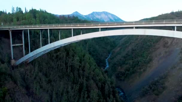 Drone Video Rising Pendestal Shot Steel Arch Bridge Deep Gulch — Stock video