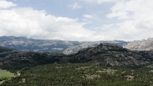 Letecký Plynulý Záběr Epického Pohoří Sierra Guadarrama Manzanares Real Španělsko — Stock video