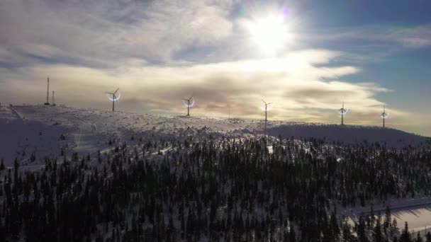 Molinos Viento Recogiendo Energía Cima Las Montañas Árticas Animación Renderizado — Vídeo de stock