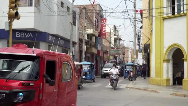 Trafiğin Aktığı Yoğun Bir Kavşak Chepen Libertad Peru Güney Amerika — Stok video