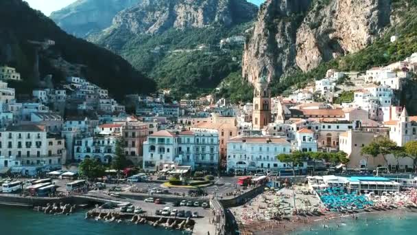 Italiensk Amalfi Stadsutsikt Från Piren Skjuta Ovanifrån — Stockvideo