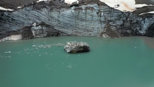 スイスのクラリデン氷河湖 — ストック動画