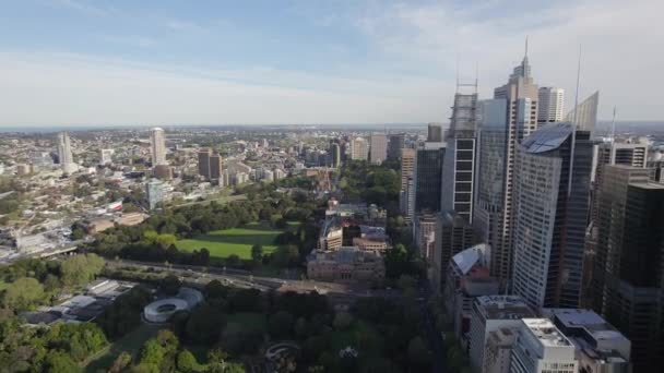 Sydney Fliegen Entlang Der Macquarie Street — Stockvideo