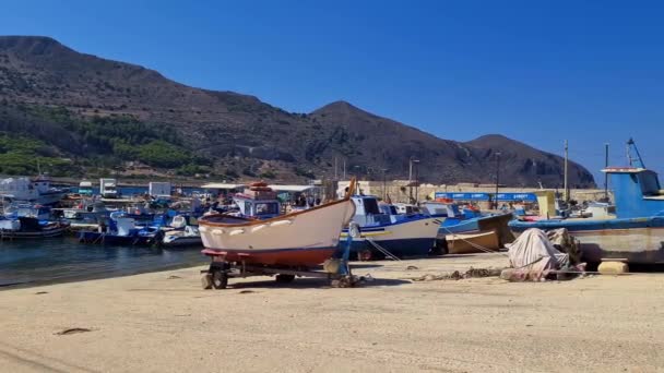 Lokal Havn Favignana Egadi Øerne Sicilien Italien Langsom Bevægelse – Stock-video