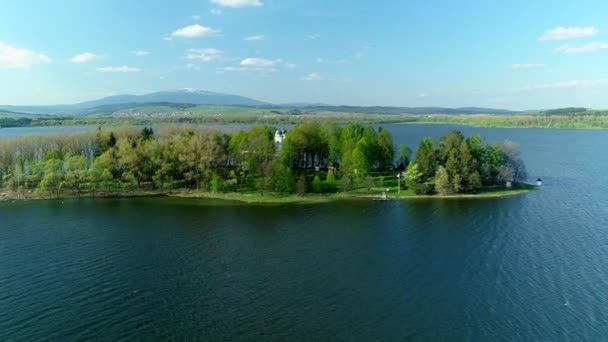 Bujný Ostrov Slanica Oravské Přehradě Slovensko Výhled Dron — Stock video