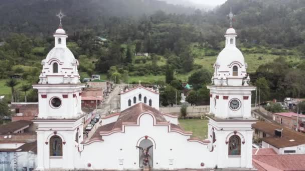 Kubah Gereja Choachi Dan Atap Throttle Kota Choachi Latar Belakang — Stok Video