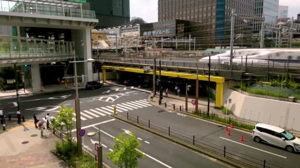 Tokioter Straße Geschosszüge Rasen Auf Überführung — Stockvideo