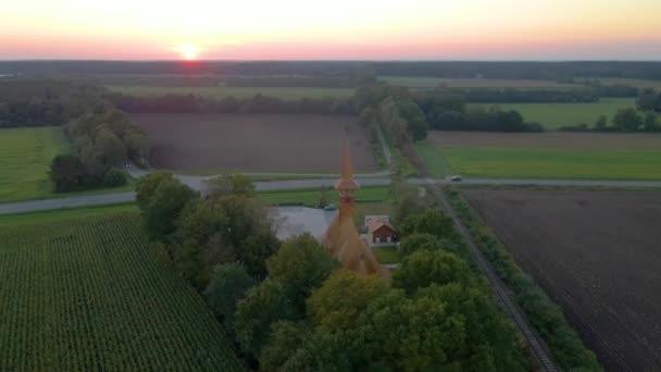 Igreja Paroquial Cidade Sogel Durante Pôr Sol Dourado Baixa Saxônia — Vídeo de Stock