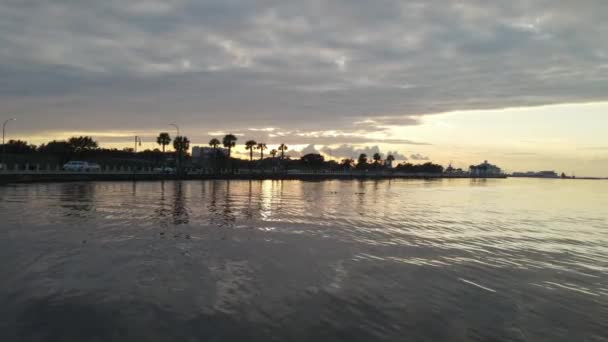 Reflections Calm Water Lake Pontchartrain Lakeshore Drive New Orleans Louisiana — Stockvideo