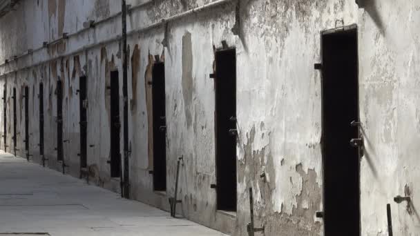 Porte Delle Celle Carcerarie Nel Penitenziario Statale Orientale — Video Stock