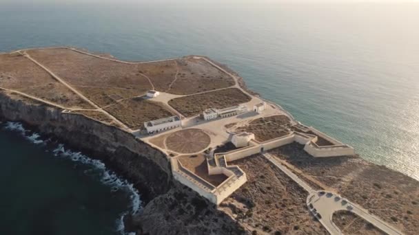 Orbital Shot Dari Sagres Benteng Selama Matahari Terbit Portugal — Stok Video