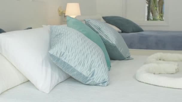 Beds Maid Clean White Blue Pillows Bed Sheets Heart Shaped — Stock Video