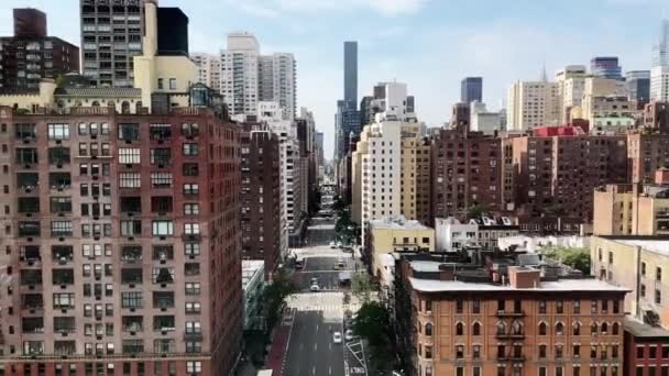 Roosevelt Adası Tramvayında Giderken Manhattan New York Sokak Kanyonlarının Hava — Stok video