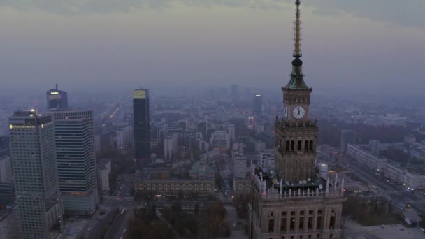 Центр Варшавы Польша Вид Воздуха Историческая Часовая Башня Дворец Культуры — стоковое видео